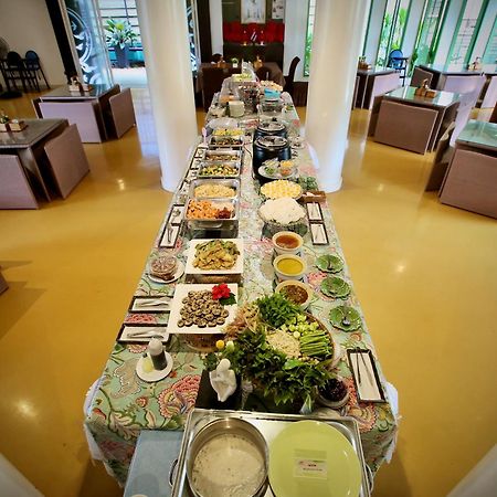 A-Te Chumphon Hotel - Sha Plus Exterior photo