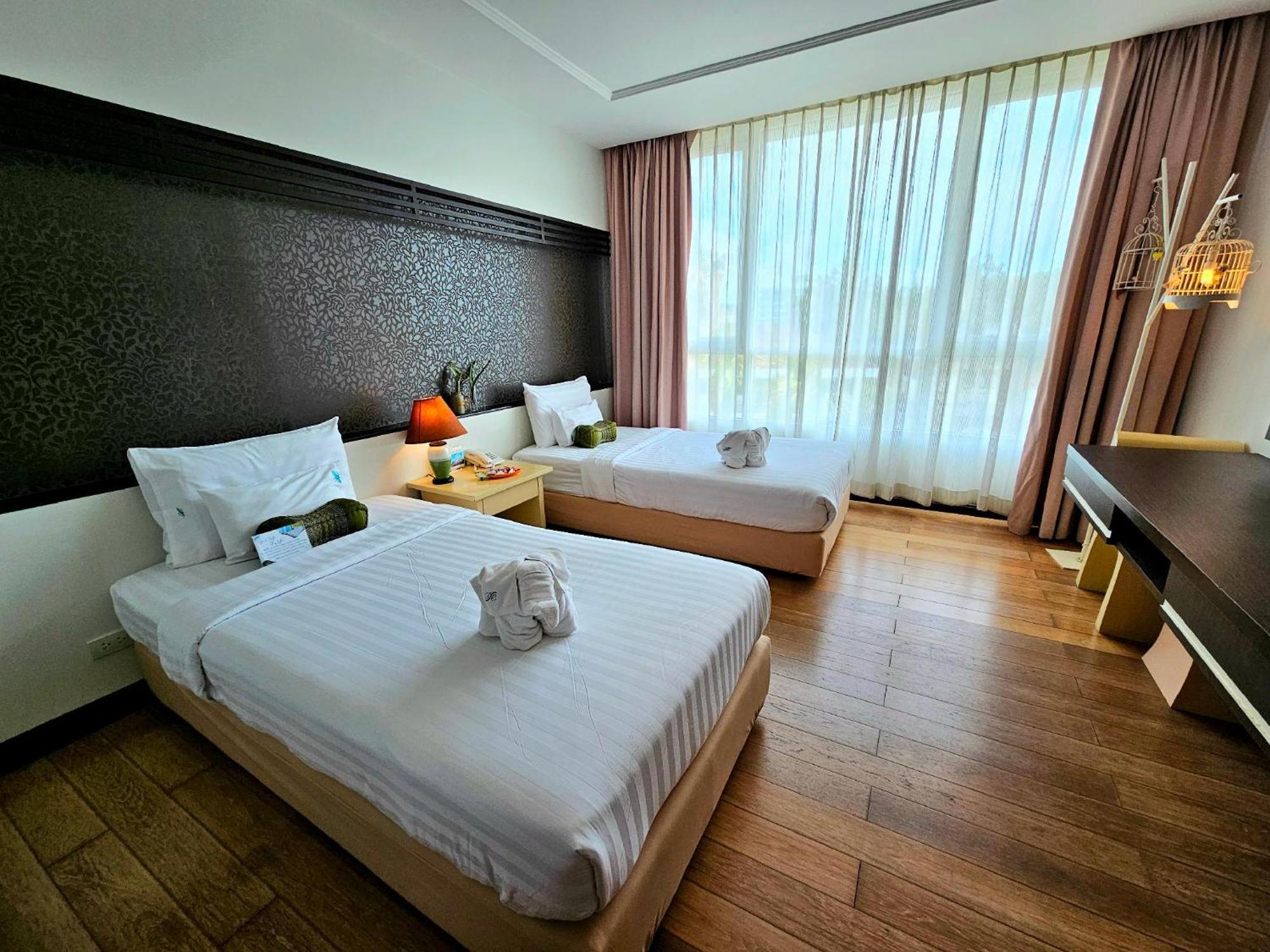 A-Te Chumphon Hotel - Sha Plus Exterior photo